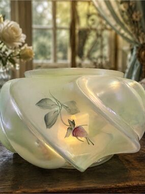 Fenton Green Iridescent Hand Painted Rose Bowl Fairy Lamp